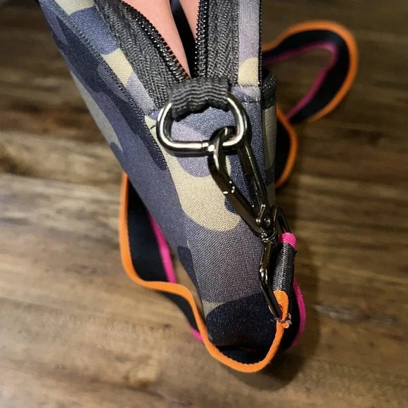 Parker & Hyde East West Camo Neoprene Crossbody Pink/Orange Cell Phone Bag - Picture 7 of 11